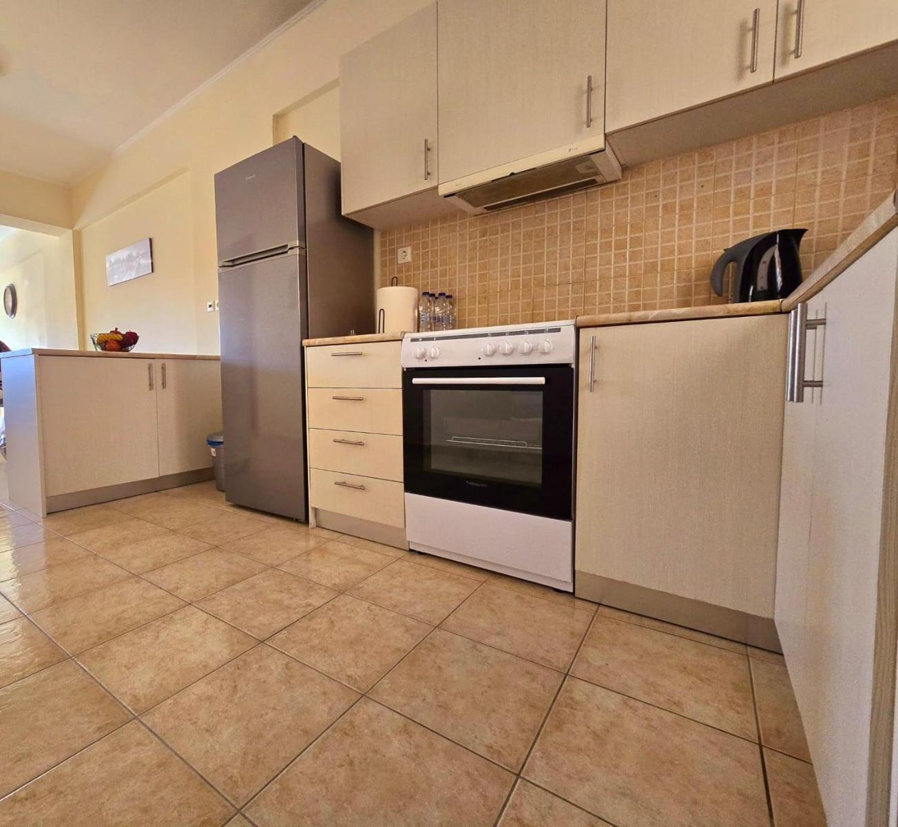 Maria Beach Apartement In Korinth! Eksteriør billede